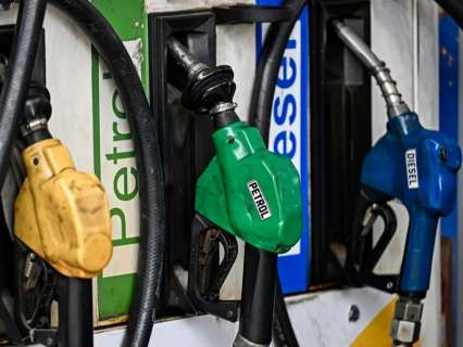 Fuel Crisis Deepens: Govt restricts commercial purchase of petrol, diesel, how will it impact truckers, transport operators? Fuel Crisis Deepens: Govt restricts commercial purchase of petrol, diesel, how will it impact truckers, transport operators?