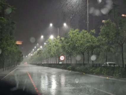 Delhi-NCR weather update: IMD issues red alert as national capital witnesses second night of heavy rainfall Delhi-NCR weather update: IMD issues red alert as national capital witnesses second night of heavy rainfall