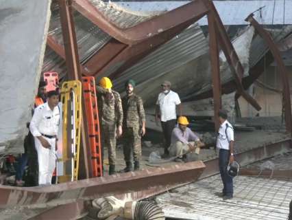 Kolkata warehouse collapse: Building supervisor, 2 others arrested as death toll rises to five