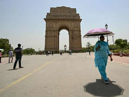 Delhi singes with ‘feel-like’ temperature of 50 degrees Celsius, why extreme heat scorches residents
