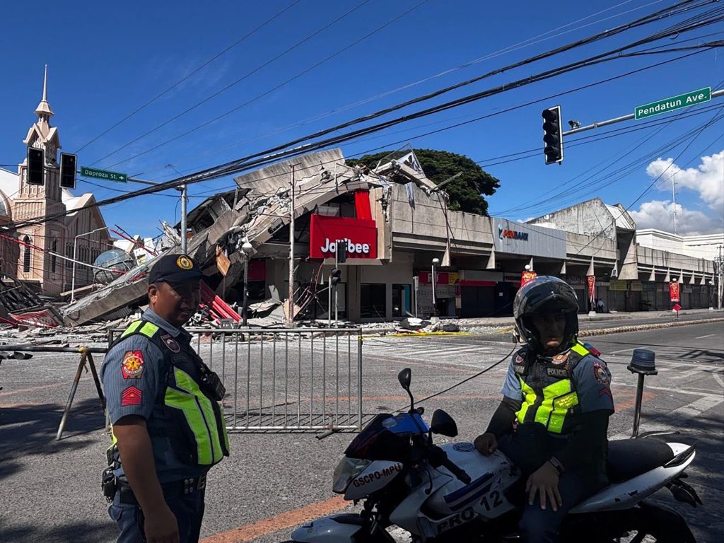 Powerful earthquake hits Philippines, triggering tsunami alerts across Asia Powerful earthquake hits Philippines, triggering tsunami alerts across Asia