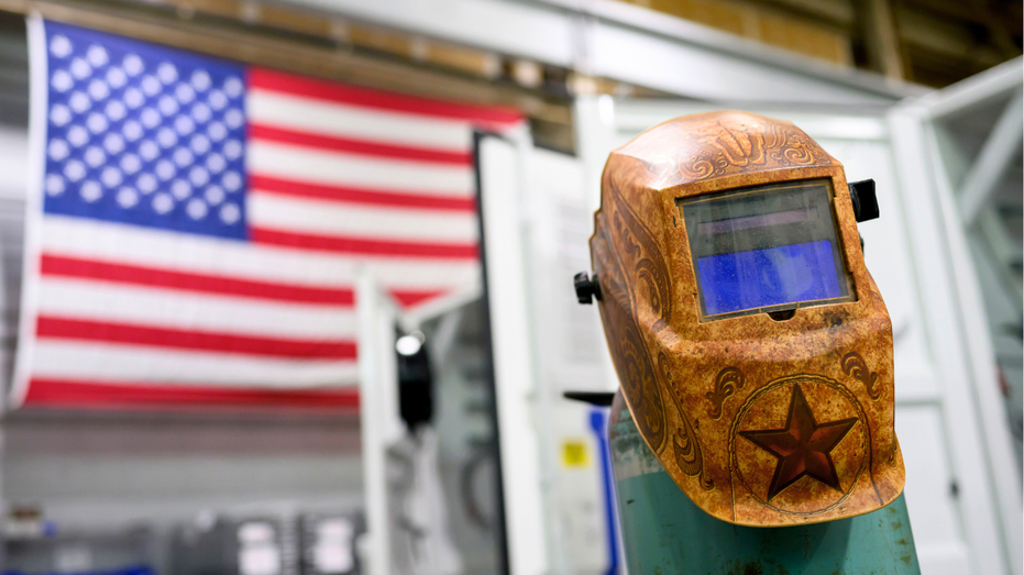 Trump bet tariffs would bring back American factory jobs. New report says it didn’t work