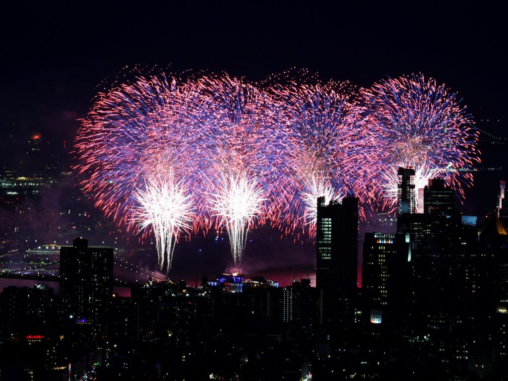 Fireworks light up New York City to mark 250 years of US independence Fireworks light up New York City to mark 250 years of US independence