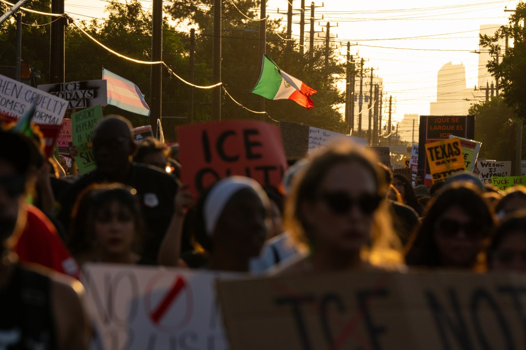 Judge blocks feds from deporting witness to Houston ICE shooting Judge blocks feds from deporting witness to Houston ICE shooting