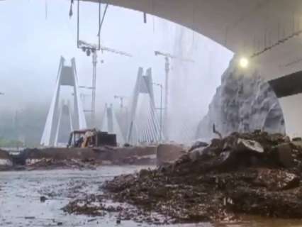 Mumbai Rain Update: Heavy downpour triggers floods, disrupts traffic, schools to stay closed; Pune link reopened Mumbai Rain Update: Heavy downpour triggers floods, disrupts traffic, schools to stay closed; Pune link reopened