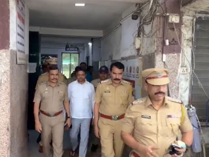 Shiv Sena leader Ramesh Mhatre surrenders after court cancels bail in doctors’ assault case Shiv Sena leader Ramesh Mhatre surrenders after court cancels bail in doctors’ assault case