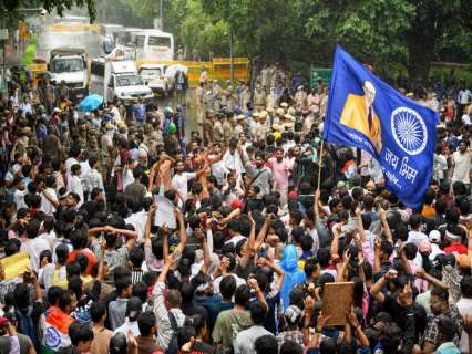 Delhi Police call protest ‘unlawful’, defend lathi-charge; investigate conspiracy angle Delhi Police call protest ‘unlawful’, defend lathi-charge; investigate conspiracy angle