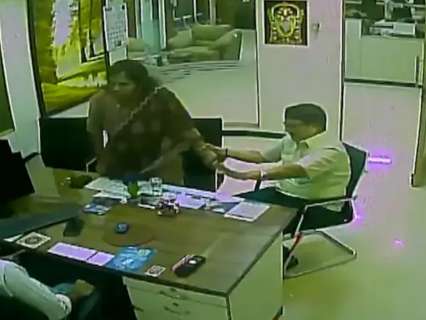 Karunanidhi’s granddaughter slaps SBI branch manager, incident caught on CCTV, watch