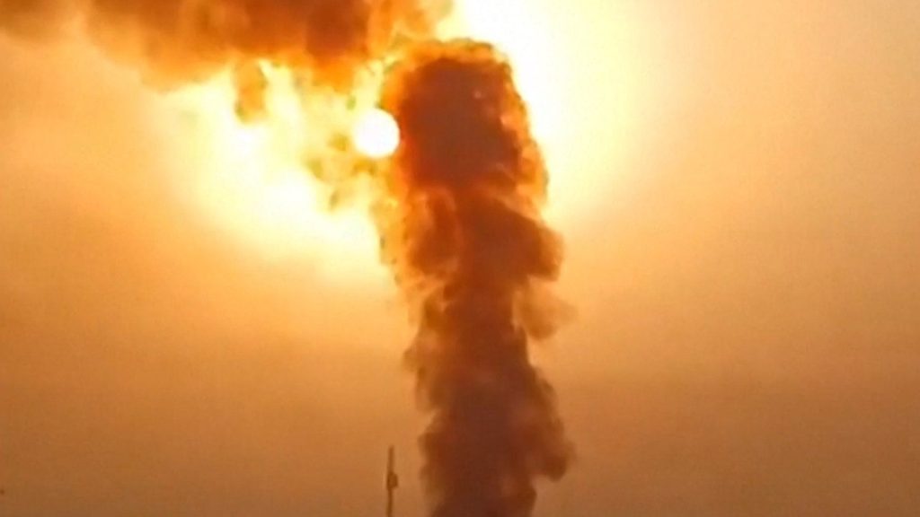 Smoke rises over southern Iran after renewed US attacks Smoke rises over southern Iran after renewed US attacks