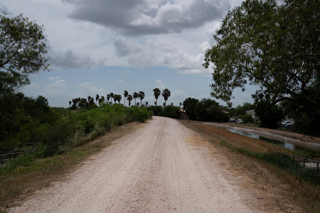 Federal judge extends pause on border wall construction at South Texas wildlife refuge Federal judge extends pause on border wall construction at South Texas wildlife refuge