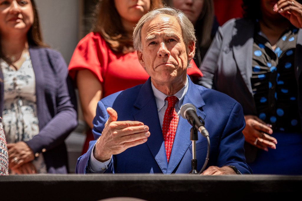 Minnesota sues Abbott to force extradition of ICE agent accused of shooting Venezuelan man Minnesota sues Abbott to force extradition of ICE agent accused of shooting Venezuelan man