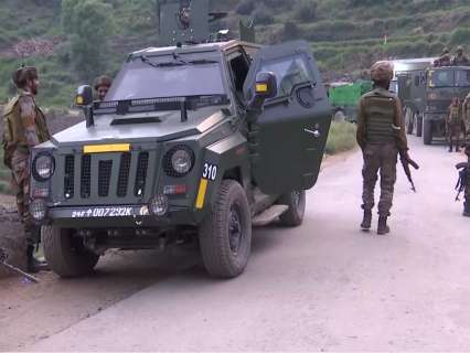 J-K: 1 migrant worker killed, another seriously injured in terror attack in Kulgam J-K: 1 migrant worker killed, another seriously injured in terror attack in Kulgam