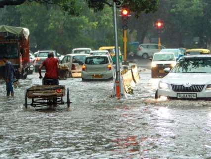 Delhi-NCR Monsoon: IMD issues yellow alert for Tuesday, traffic and waterlogging likely till 15 August