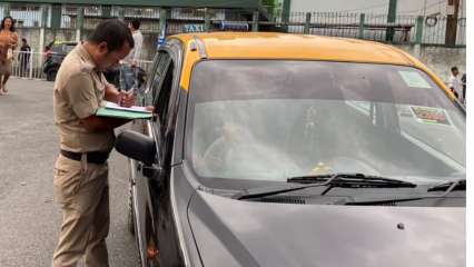 Maharashtra RTO cracks down on taxi drivers failing Marathi test, issues show-cause notice with 1-month deadline Maharashtra RTO cracks down on taxi drivers failing Marathi test, issues show-cause notice with 1-month deadline