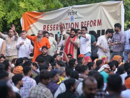 Reservation Hatao Andolan: Protesters detained at Jantar Mantar as Delhi Police cites no permission Reservation Hatao Andolan: Protesters detained at Jantar Mantar as Delhi Police cites no permission