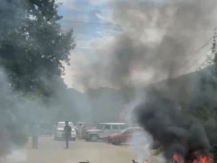 Manipur: CRPF personnel injured, several houses torched in fresh clashes Manipur: CRPF personnel injured, several houses torched in fresh clashes