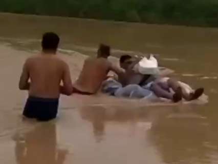 MP teachers risk lives, cross flooded river on inner tubes to mark mandatory e-attendance in Bhind: Video