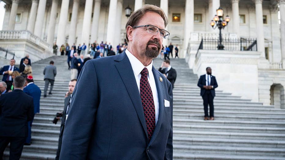 GOP lawmaker’s gifts, ‘effusive affection’ toward young staffers detailed in explosive ethics report GOP lawmaker’s gifts, ‘effusive affection’ toward young staffers detailed in explosive ethics report