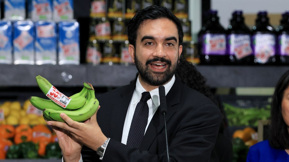 Mamdani’s grocery giveaway hits ID snag as critics cry foul: ‘Make it make sense’ Mamdani’s grocery giveaway hits ID snag as critics cry foul: ‘Make it make sense’