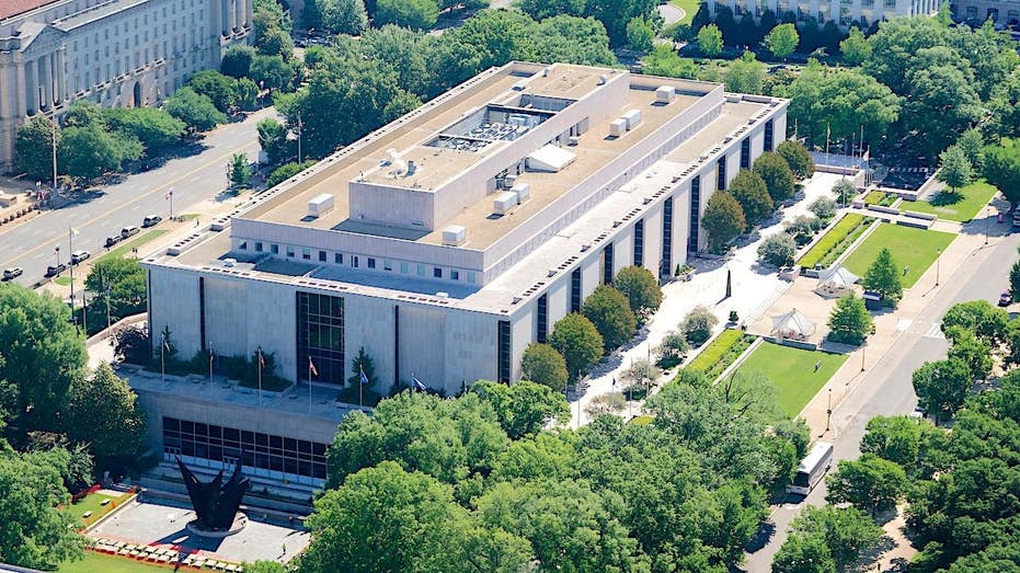 Smithsonian’s taxpayer funds face chopping block as GOP demands accountability for ‘woke’ history Smithsonian’s taxpayer funds face chopping block as GOP demands accountability for ‘woke’ history
