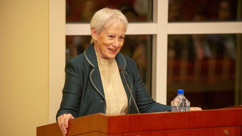 Nancy Kassebaum Baker, trailblazing GOP senator who broke barriers for women in Congress, dead at 94 Nancy Kassebaum Baker, trailblazing GOP senator who broke barriers for women in Congress, dead at 94