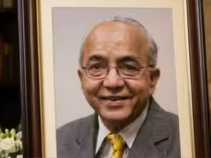 Who was Rakesh Mehta? Former Delhi Chief Secretary found dead at Noida home, suicide note found Who was Rakesh Mehta? Former Delhi Chief Secretary found dead at Noida home, suicide note found