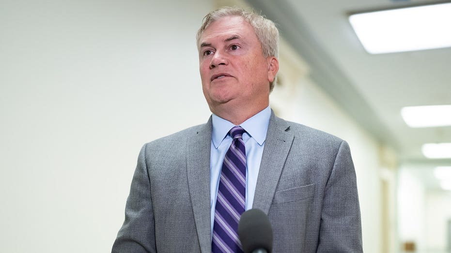 Comer indicates McConnell staffers aiming for lawmaker to return to Senate later this month Comer indicates McConnell staffers aiming for lawmaker to return to Senate later this month