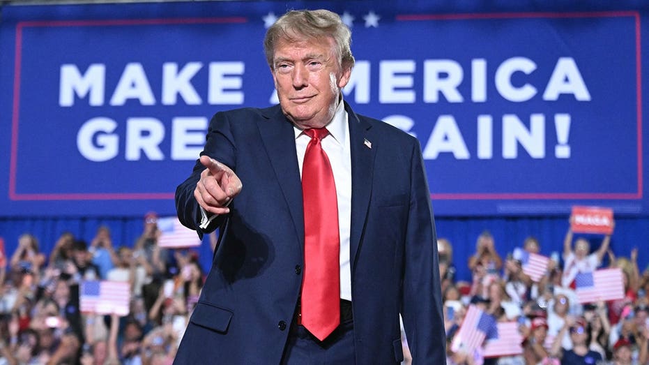 GOP faces brutal midterm headwinds as Republicans paint election as ‘competition with communism’ GOP faces brutal midterm headwinds as Republicans paint election as ‘competition with communism’