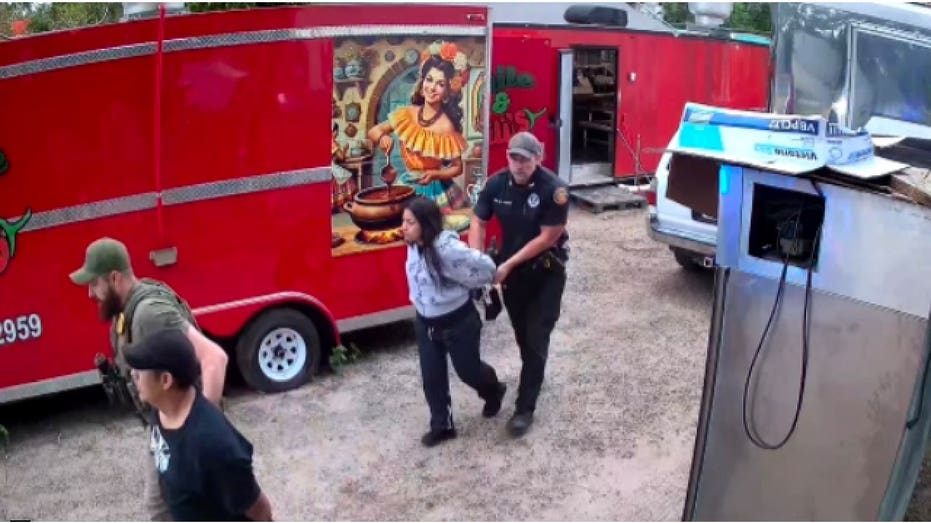 Video shows Florida food truck workers fleeing from ICE during Tallahassee immigration raid Video shows Florida food truck workers fleeing from ICE during Tallahassee immigration raid