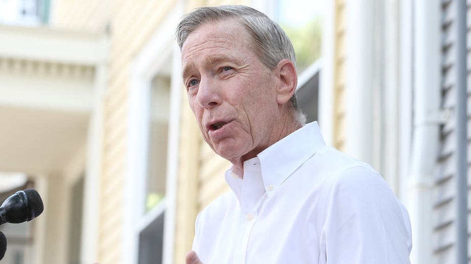 Progressive push hits wall against conservative Democrat in deep-blue district Progressive push hits wall against conservative Democrat in deep-blue district