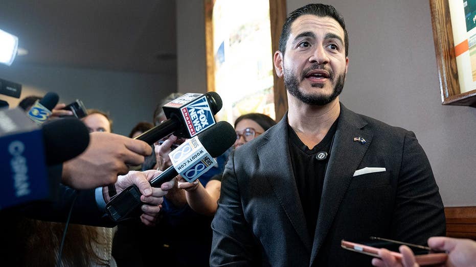 Unearthed clip exposes clash between El-Sayed and ex-GOP rival: ‘Muslims definitely hate you’ Unearthed clip exposes clash between El-Sayed and ex-GOP rival: ‘Muslims definitely hate you’