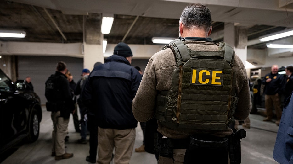 Trump reaffirms ICE arrest policy after confusing guidance sparks alarm among agents Trump reaffirms ICE arrest policy after confusing guidance sparks alarm among agents