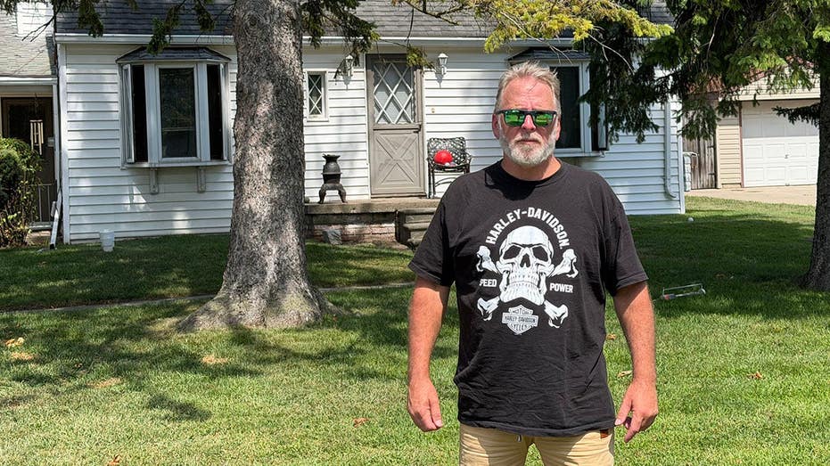 Michigan man doxxed after exposing his city’s booming Islamic surge takes defiant stand: ‘Not gonna stop’ Michigan man doxxed after exposing his city’s booming Islamic surge takes defiant stand: ‘Not gonna stop’
