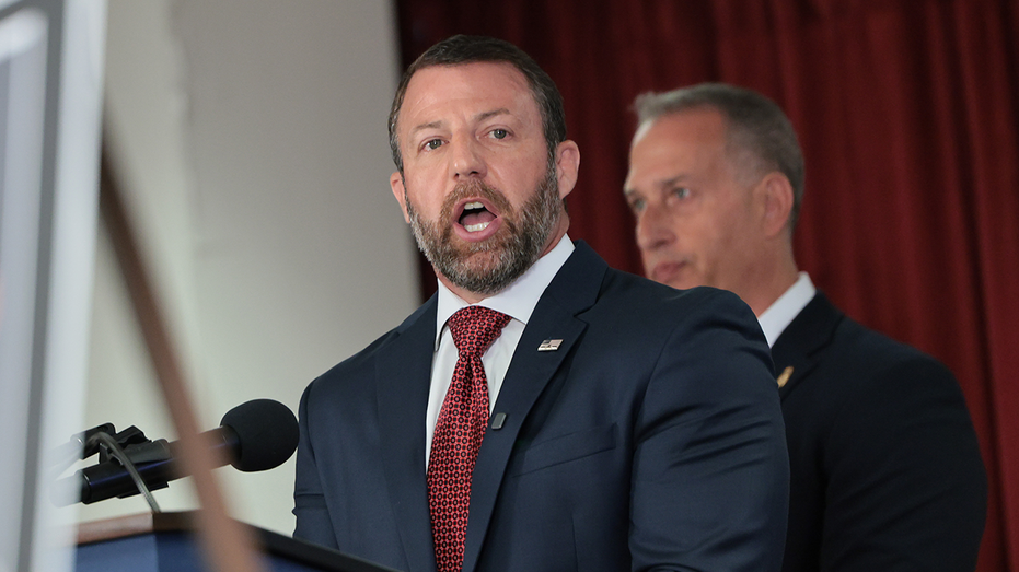 Coast Guard plane with DHS Secretary Markwayne Mullin on board makes emergency landing after engine failure Coast Guard plane with DHS Secretary Markwayne Mullin on board makes emergency landing after engine failure