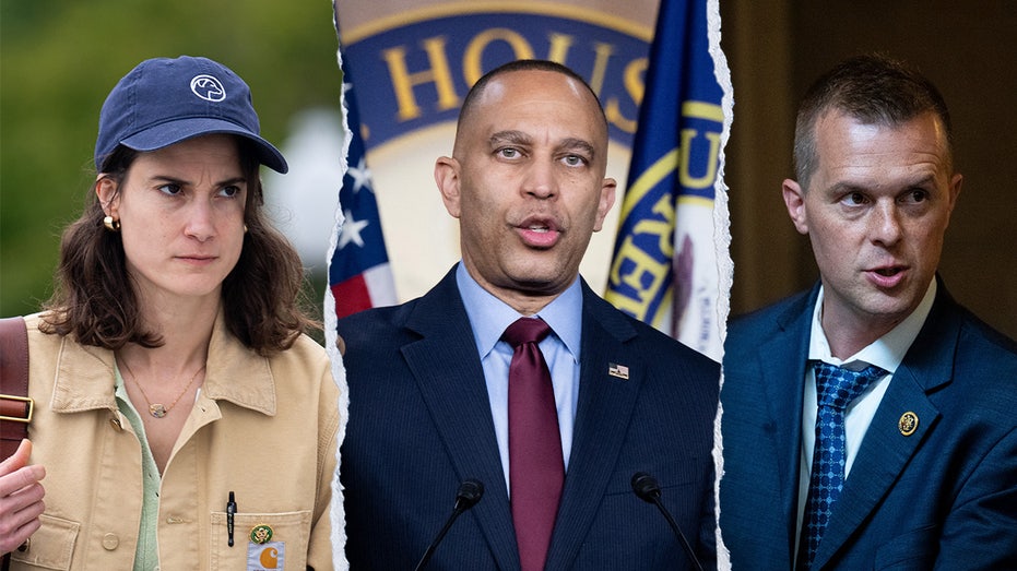Reporter’s Notebook: Dem rebels expose cracks in Jeffries’ House leadership Reporter’s Notebook: Dem rebels expose cracks in Jeffries’ House leadership