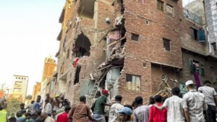 Delhi Building Collapse: Death toll rises to 5 in New Seemapuri; rescue operations continue Delhi Building Collapse: Death toll rises to 5 in New Seemapuri; rescue operations continue
