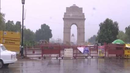 Delhi-NCR wakes up to winter-like chill after overnight rain, AQI improves to 133; IMD predicts more showers Delhi-NCR wakes up to winter-like chill after overnight rain, AQI improves to 133; IMD predicts more showers