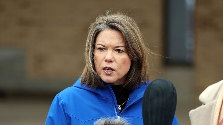 Minnesota Dem declined to refer Ilhan Omar for ethics probe despite fellow lawmaker’s 2019 request Minnesota Dem declined to refer Ilhan Omar for ethics probe despite fellow lawmaker’s 2019 request