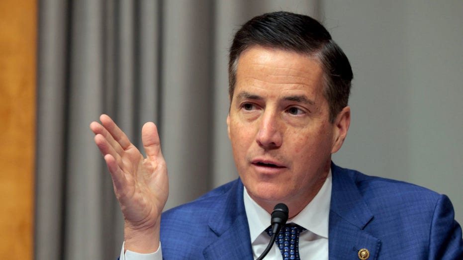 GOP senator takes aim at blue-city mayor for move promoting foreign workers in key industry: ‘Lit on fire’