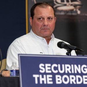 Trump to tap Texas “border czar” to lead U.S. Border Patrol, report says