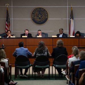 Texas bill would ban K-12 students from using cell phones during school hours