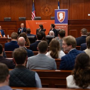 Gov. Greg Abbott touts his influence on Texas courts to conservative law group