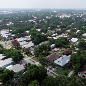Lawmakers advance bill to protect Texans from real estate fraudsters