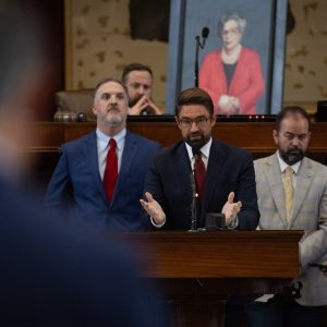 In final act, Texas Legislature boosts judges pay and lawmaker pensions