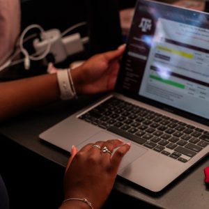 Texas high school students are applying for college financial aid at a record pace