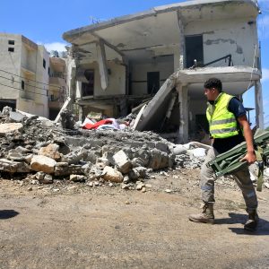 Israeli attacks in Lebanon kill 10 people, including high-ranking soldiers