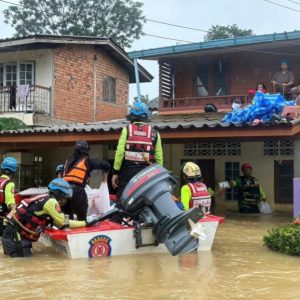 Malaysia, Thailand brace for more rains after floods kill more than 30