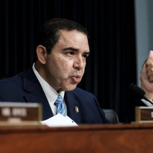 Despite bribery charges, many Democrats still favor Henry Cuellar to hold his Laredo district