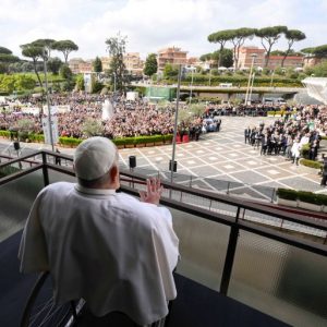 Pope Francis leaves hospital after first public appearance in five weeks