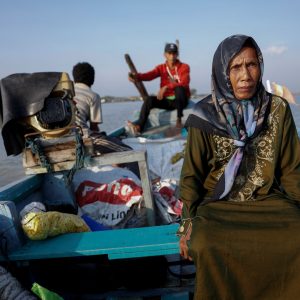Family in Indonesia turns to mangrove trees to tackle climate change